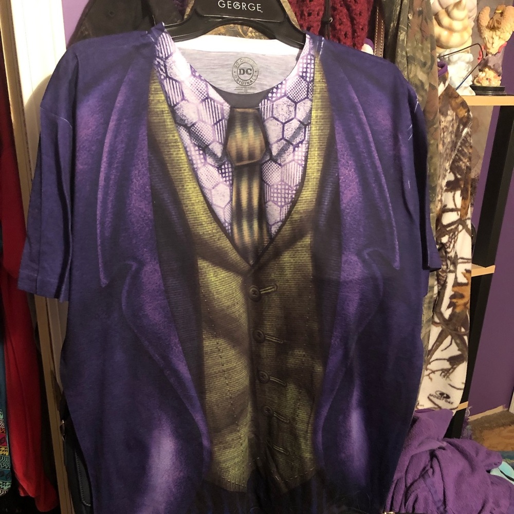The joker costume tee